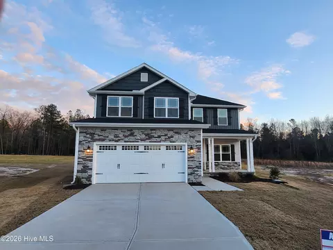816 Hidden Bridge Dr, Jacksonville, NC 28546