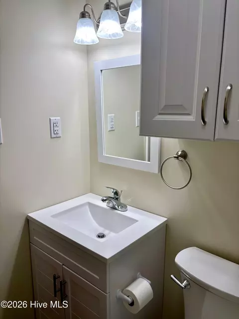 Bath - 111 Varsity Rd, Murfreesboro, NC 27855 photo 2 of 3