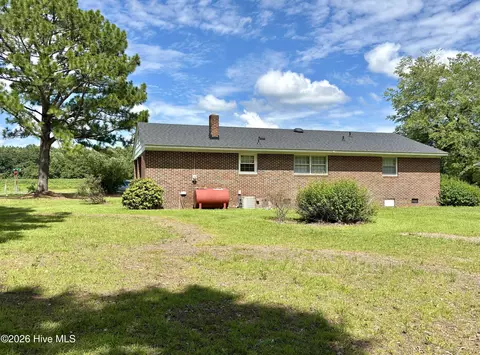 Exterior - 111 Varsity Rd, Murfreesboro, NC 27855 photo 3 of 5