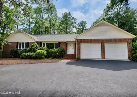 48 Martin Dr, Whispering Pines, NC 28327