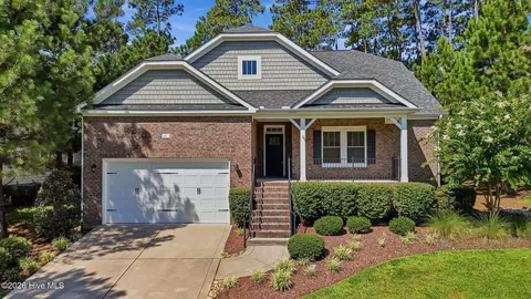 86 Plantation Dr, Southern Pines, NC 28387