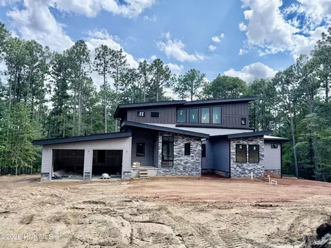 239 Hill Rd, Southern Pines, NC 28387