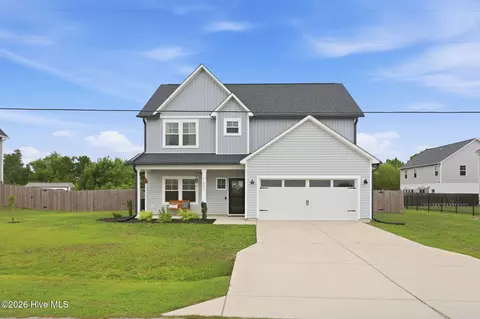Exterior - 284 E Ivybridge Dr, Hubert, NC 28539 photo 3 of 7