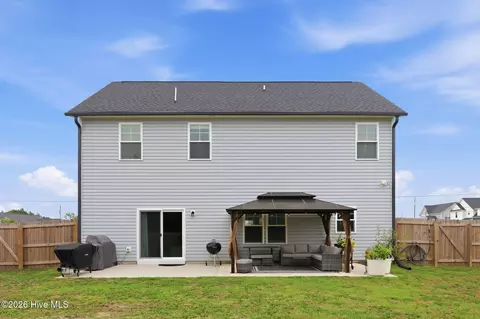 Exterior - 284 E Ivybridge Dr, Hubert, NC 28539 photo 4 of 7