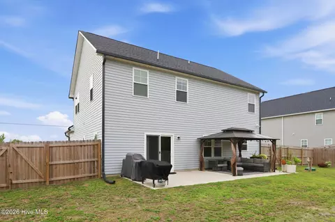 Exterior - 284 E Ivybridge Dr, Hubert, NC 28539 photo 6 of 7