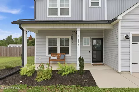 Exterior - 284 E Ivybridge Dr, Hubert, NC 28539 photo 5 of 7