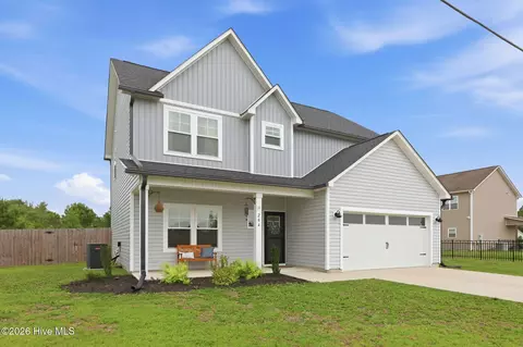 Exterior - 284 E Ivybridge Dr, Hubert, NC 28539 photo 2 of 7