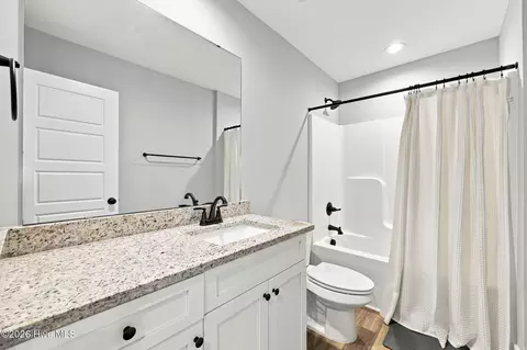 Bath - 284 E Ivybridge Dr, Hubert, NC 28539 photo 1 of 3