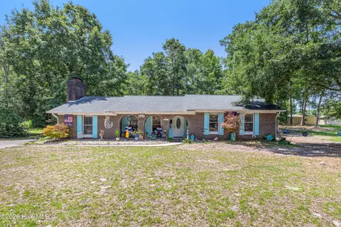 307 Yaupon Dr, Southport, NC 28461