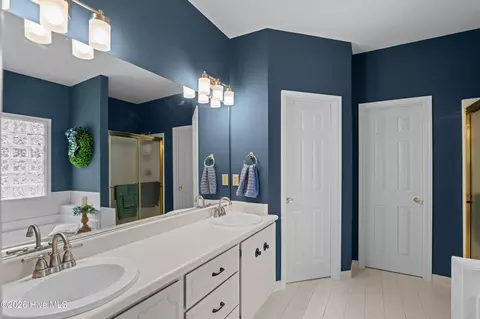 Bath - 561 Live Oak Ct, Martinez, GA 30907 photo 4 of 4