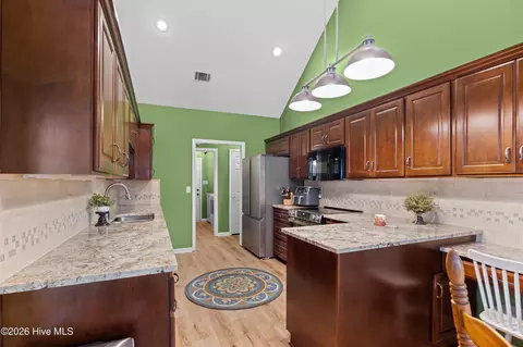Kitchen - 561 Live Oak Ct, Martinez, GA 30907 photo 4 of 4