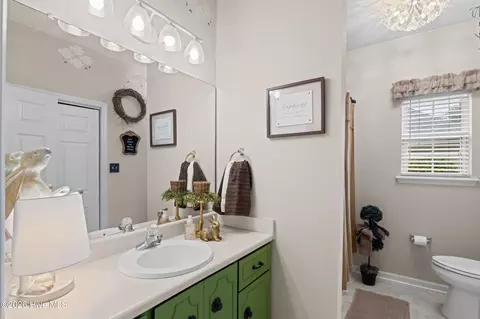 Bath - 561 Live Oak Ct, Martinez, GA 30907 photo 1 of 4