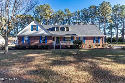 308 Hunters Creek Dr, Goldsboro, NC 27534