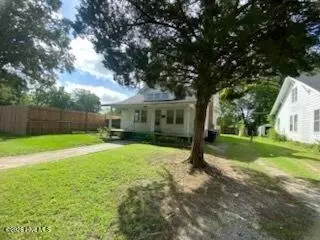 411 E Baker St, Tarboro, NC 27886 photo 2