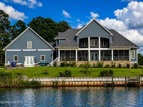 248 Highwood Ln, New Bern, NC 28562