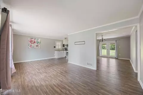Living - 1904 Valley Spring Rd, Augusta, GA 30909 photo 3 of 9