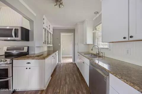 Kitchen - 1904 Valley Spring Rd, Augusta, GA 30909 photo 5 of 5