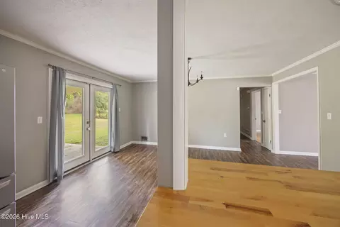 Living - 1904 Valley Spring Rd, Augusta, GA 30909 photo 6 of 9