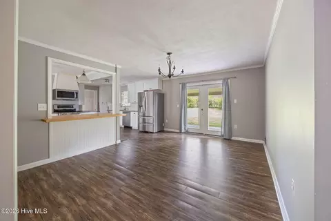 Living - 1904 Valley Spring Rd, Augusta, GA 30909 photo 8 of 9