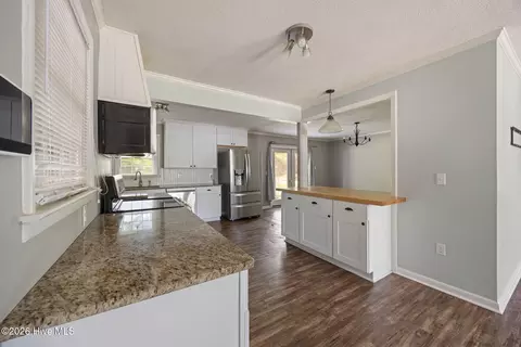 Kitchen - 1904 Valley Spring Rd, Augusta, GA 30909 photo 3 of 5