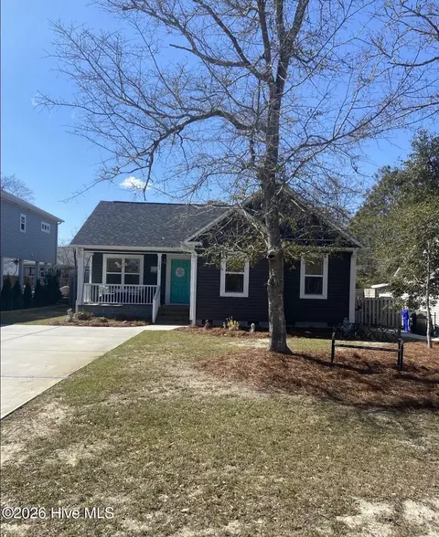 143 NW 4th St, Oak Island, NC 28465