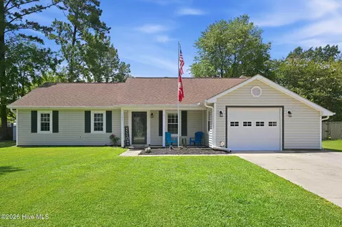 105 Cherrywood Ct, Jacksonville, NC 28546