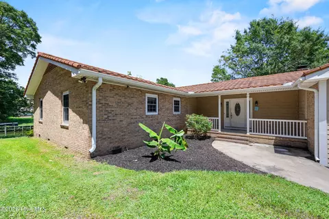 Exterior - 667 Hughes Rd, Hampstead, NC 28443 photo 3 of 19