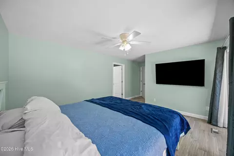 Bedroom - 667 Hughes Rd, Hampstead, NC 28443 photo 3 of 7