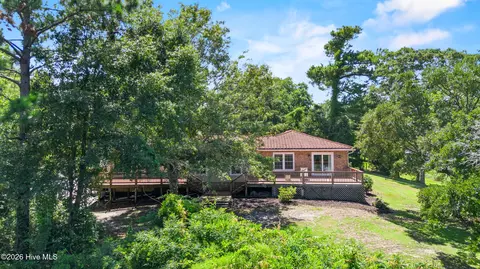 Exterior - 667 Hughes Rd, Hampstead, NC 28443 photo 16 of 19