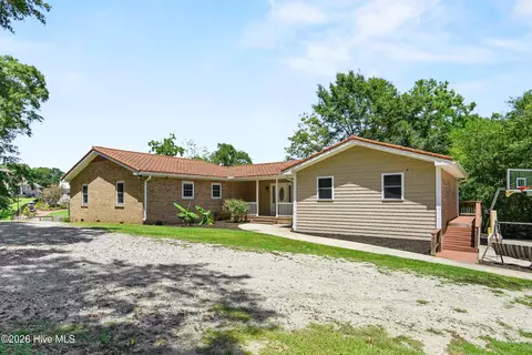 Exterior - 667 Hughes Rd, Hampstead, NC 28443 photo 2 of 19