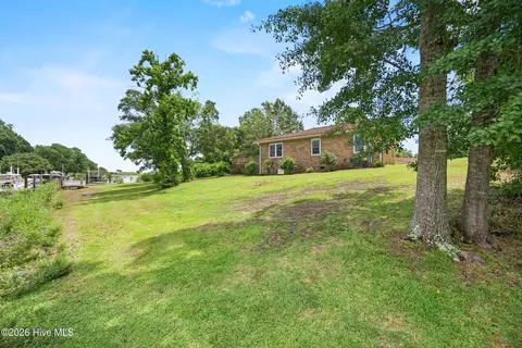 Exterior - 667 Hughes Rd, Hampstead, NC 28443 photo 14 of 19