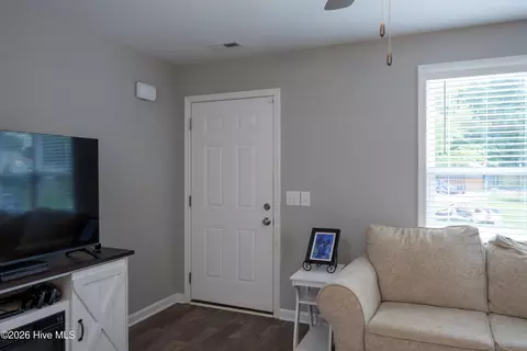 Entry Way - 207 Dixie Cir, Clinton, NC 28328 photo 1 of 2