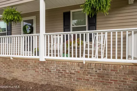 Exterior - 207 Dixie Cir, Clinton, NC 28328 photo 3 of 6