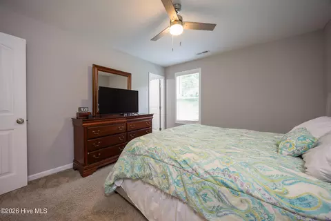 Bedroom - 207 Dixie Cir, Clinton, NC 28328 photo 2 of 5