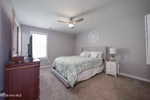 Bedroom - 207 Dixie Cir, Clinton, NC 28328 photo 1 of 5