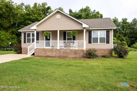 Exterior - 207 Dixie Cir, Clinton, NC 28328 photo 2 of 6