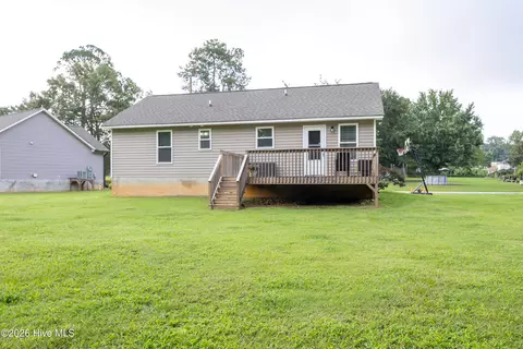 Exterior - 207 Dixie Cir, Clinton, NC 28328 photo 5 of 6