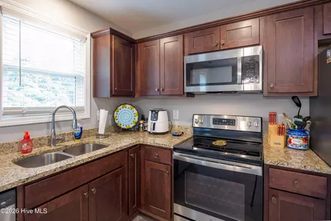 Kitchen - 207 Dixie Cir, Clinton, NC 28328 photo 7 of 7