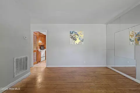 Living - 307 Wiley Ave, Augusta, GA 30906 photo 2 of 3