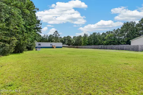 125 Woodleaf Ln, Jacksonville, NC 28540