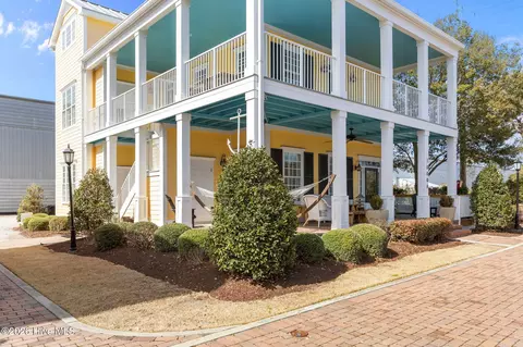 1000 Village Ln #A, Beaufort, NC 28516