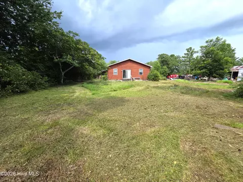 Exterior - 258 Lea Dr, Hampstead, NC 28443 photo 5 of 7