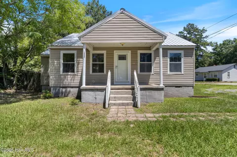 707 E Broad St, Elizabethtown, NC 28337