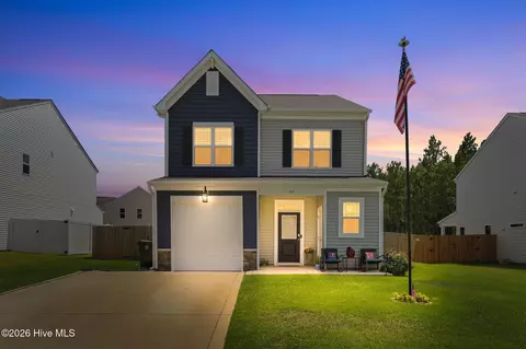 55 Walkabout Dr, Aberdeen, NC 28315