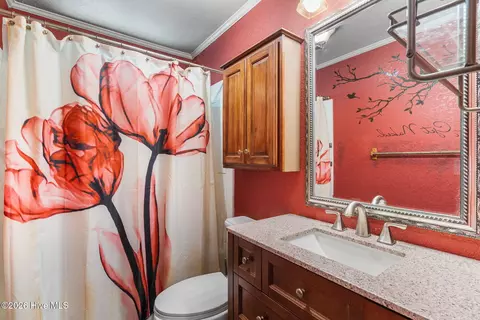 Bath - 737 Ranger Rd, Murphy, NC 28906 photo 1 of 1