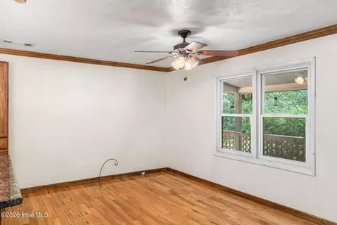 Living - 737 Ranger Rd, Murphy, NC 28906 photo 3 of 5