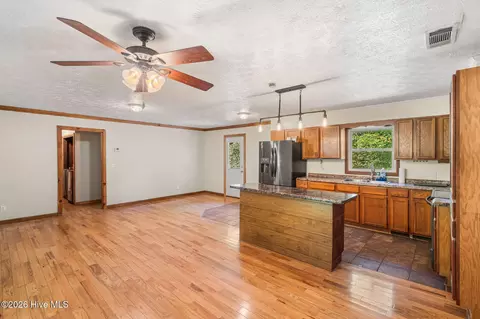 Living - 737 Ranger Rd, Murphy, NC 28906 photo 4 of 5