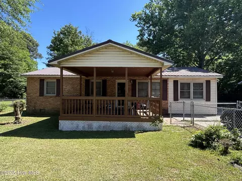 16121 Palomino Rd, Laurinburg, NC 28352