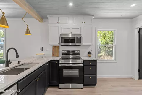 Kitchen - 515 2nd Ave, Augusta, GA 30904 photo 4 of 5