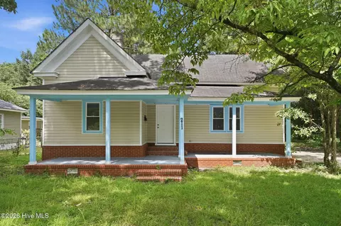 Exterior - 211 E Williamson St, Mount Olive, NC 28365 photo 5 of 9